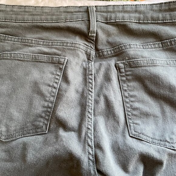 GAP Distressed Girlfriend Jeans  Size 12 - Picture 5 of 10